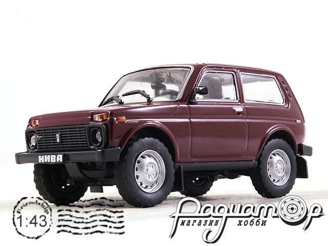 ВАЗ-21213 «Нива» (1994) с журналом Автолегенды СССР и Соцстран №213