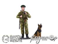 Советский пограничник с автоматом и биноклем, с овчаркой AU178