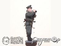 Німецький офіцер із біноклем 837065 [AU]