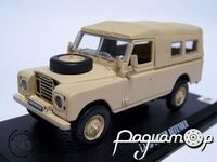Land Rover Defender (1971) 661114 [IS]