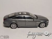 Jaguar XJ (2010) 663525 [IS]