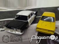 Набор некомплектных кузовов: ИЖ 13 АЛ + Plymouth Savoy 888234 [BD]