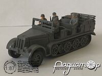 Немецкий артиллерийский тягач Sd.Kfz. 7 (с фигруками) (1943) 586052 [IO]