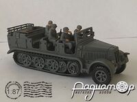 Немецкий артиллерийский тягач Sd.Kfz. 7 (с фигруками) (1943) 586052 [IO]
