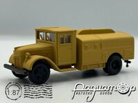 Ford 3000 німецький автомобіль паливозаправник Пізнє забарвлення. Німеччина, (1944-45) 586122 [IO]