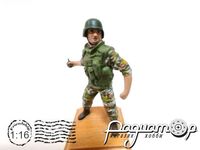 Боец ВСУ в летней одежде с гранатой (1 фигурка) 586148 [IO]