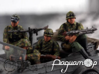 Экипаж Volkswagen Kubelwagen Type 82 (4 фигурки) 944414