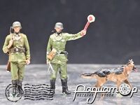 Німецька військова поліція з собакою (3 фігурки) 674131