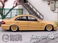 Mercedes-Benz E63 W211 Lowrider (2006) 441888
