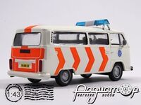 Поліцейські машини світу №17, Volkswagen Transporter T2 Поліція Нідерландів (1967) PMM17 [BD]