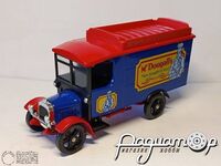 Thornycroft Van (1933) 667571 [IS]