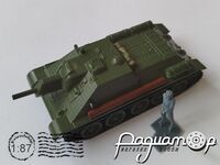 Радянська самохідна установка СУ-122 (1943) (з фігуркою танкіста) 586 368 [IO]