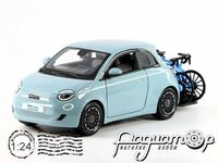Fiat 500e з велосипедним кріпленням та велосипедами (2023) 18-23012