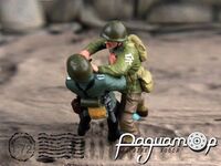 Американський та німецький солдати в бою (2 фігурки) 329101