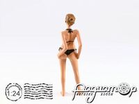 Фигурка Bikini Girl April (1шт) AD38268