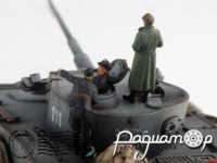 Німецький офіцер та екіпаж танка (4 фігурки) 361213