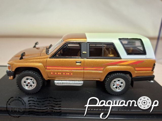 Toyota Hilux 4WD Surf SSR (1985) 318069 [SR]